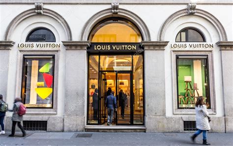 louis vuitton immagini negozi